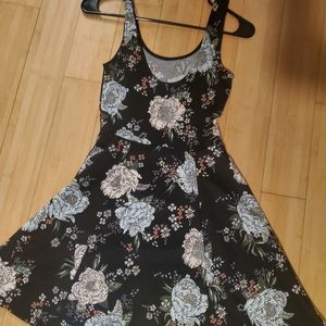 H&M dress size 4